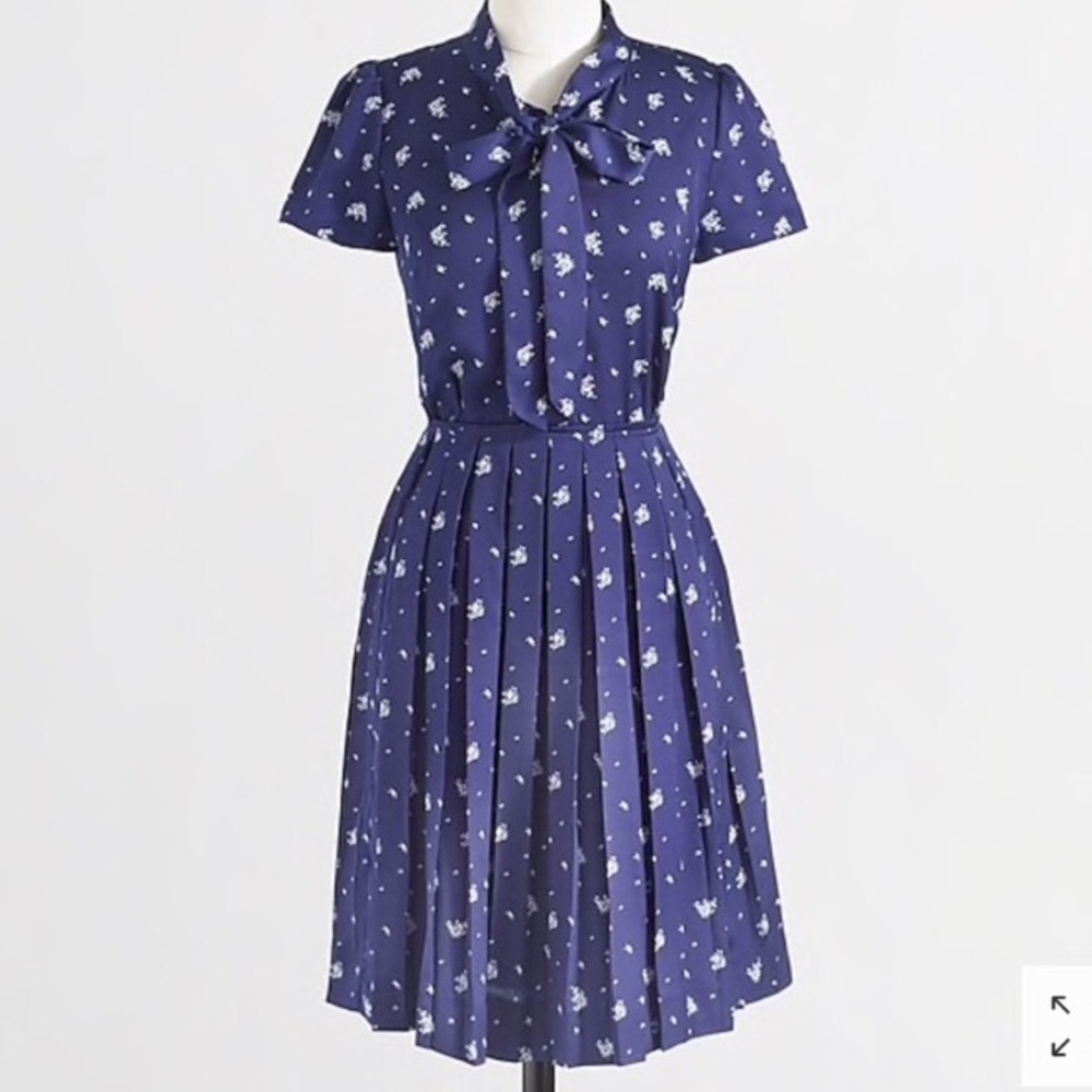 🎉HP🎉 J.Crew Factory Pleated Tie-Neck Dress